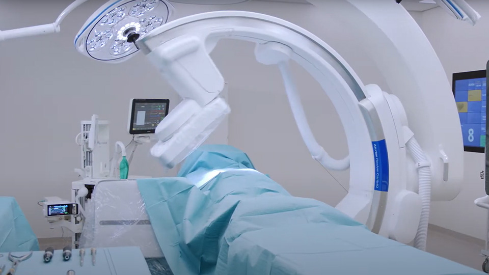Elastyczność w hybrydowej sali operacyjnej &mdash; system Azurion z ramieniem FlexArm firmy Philips