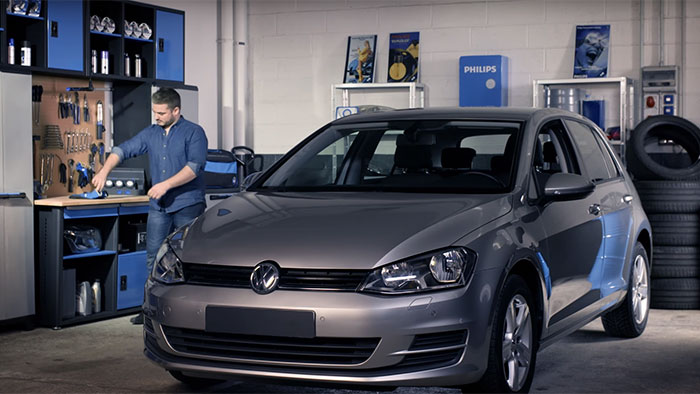 Jak wymienić żar&oacute;wki w Volkswagenie Golfie VII